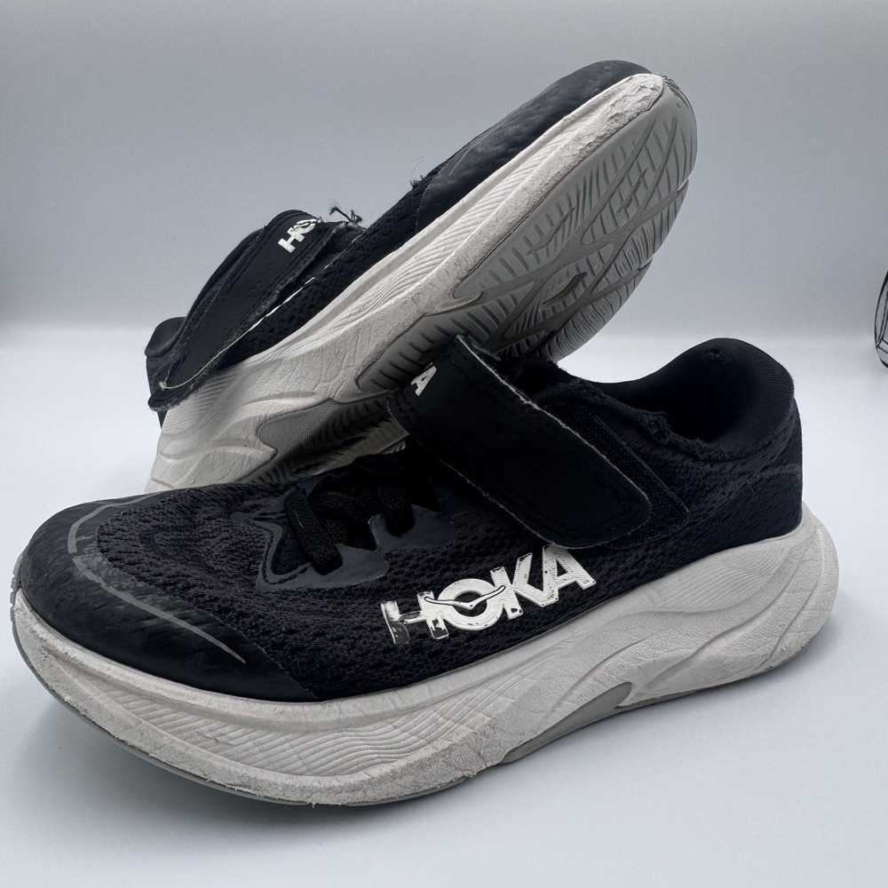 Hoka One One Clifton 10 Little Kids Youth Size 1.5 MD Black White Running Shoes